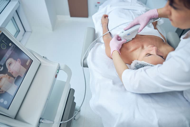 Femme de carrières en esthétique et dans l’industrie de la beauté | ESI Show